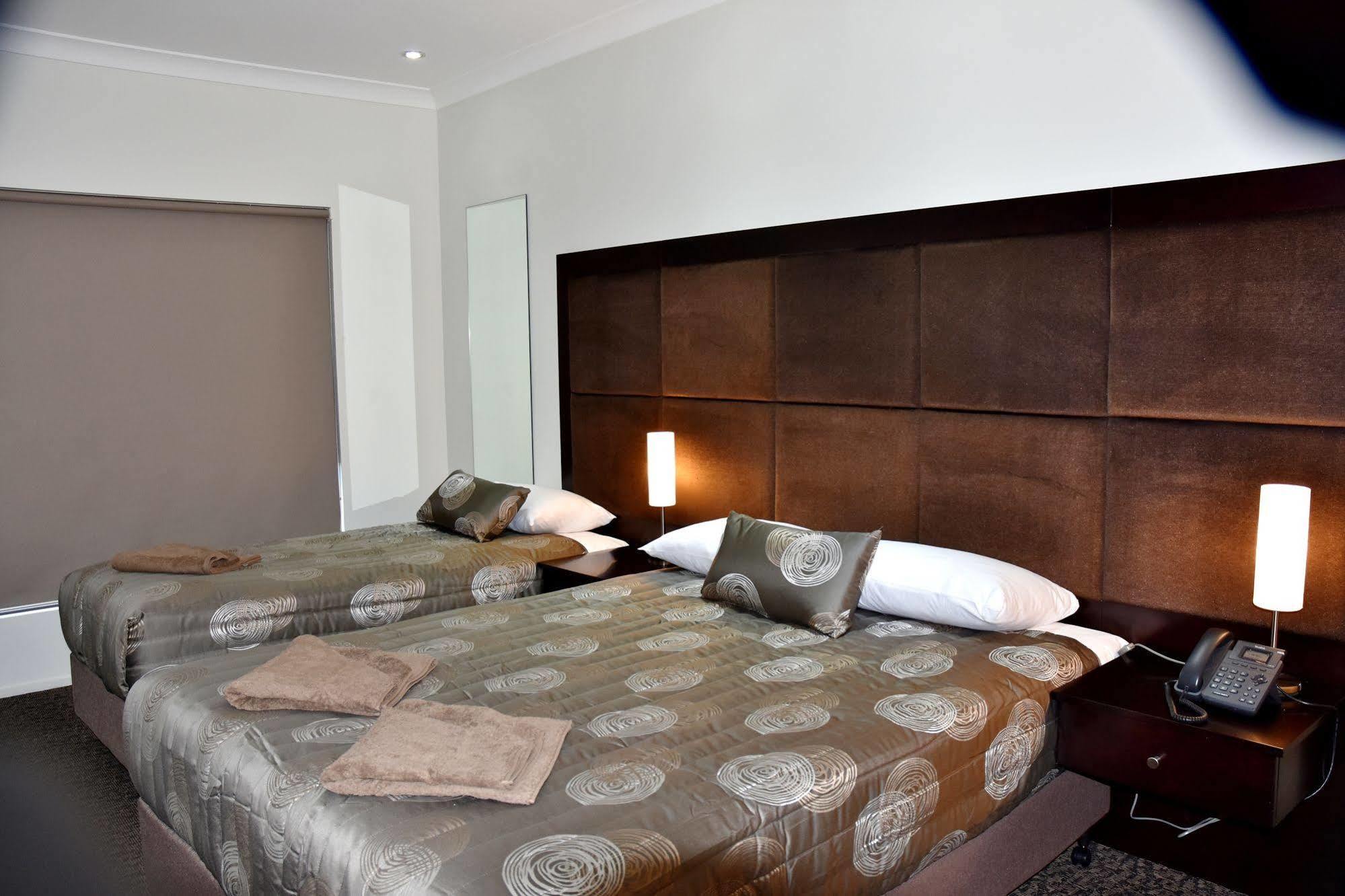 Western Downs Motor Inn Miles Kültér fotó